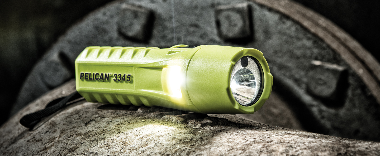 pelican 3345 variable light features