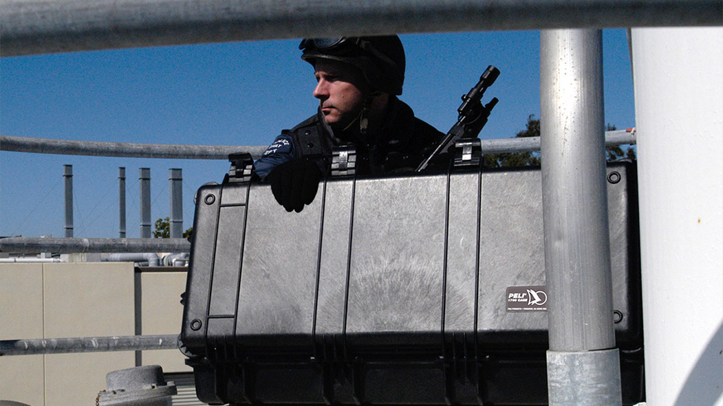peli 1720 long military gun rifle case