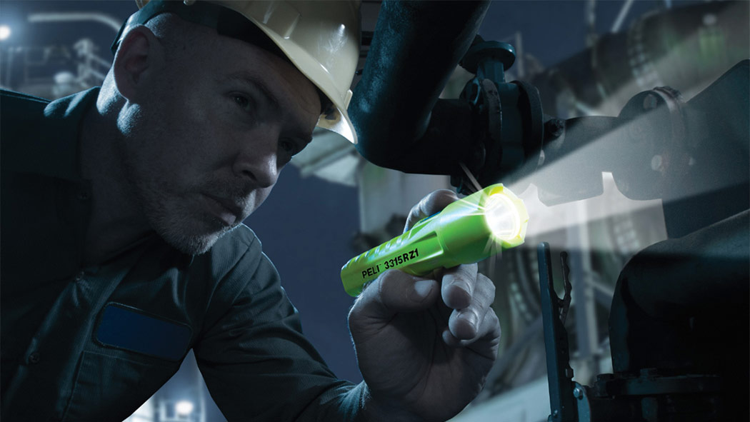 peli 3315rz1 safety zone one torch
