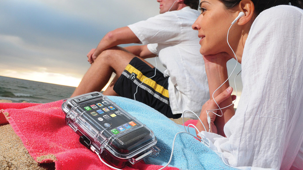 peli i1015 watertight iphone hard case