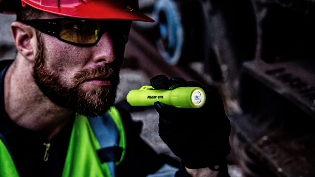pelican 2315 led clip on flashlight
