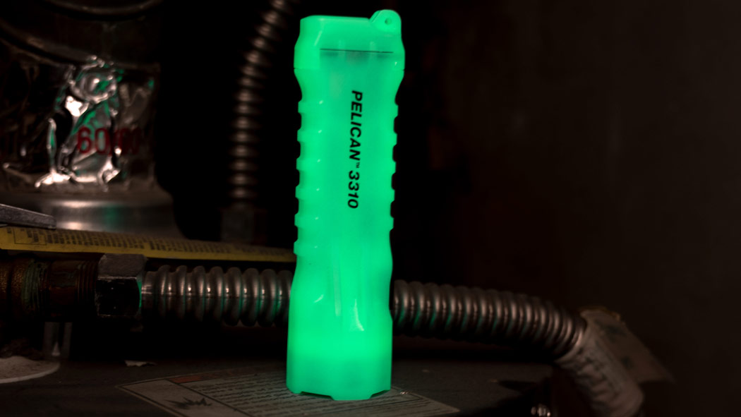 pelican 3310pl glow in the dark ipx8 led light