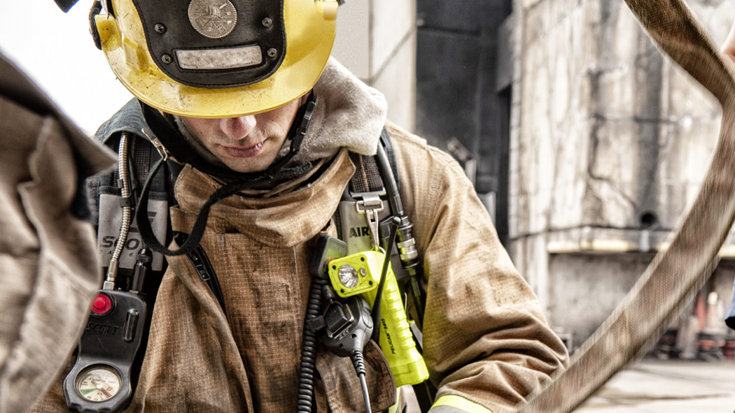 pelican 3415 firefighter led flashlight