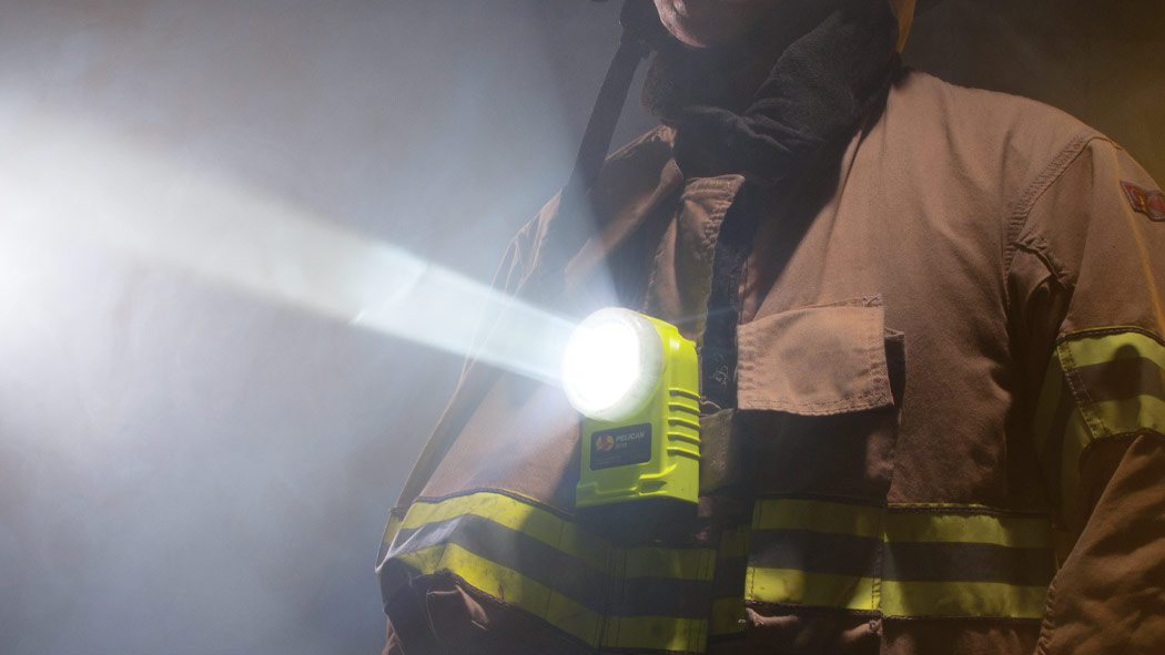 pelican 3715pl right angle firefighter lighter