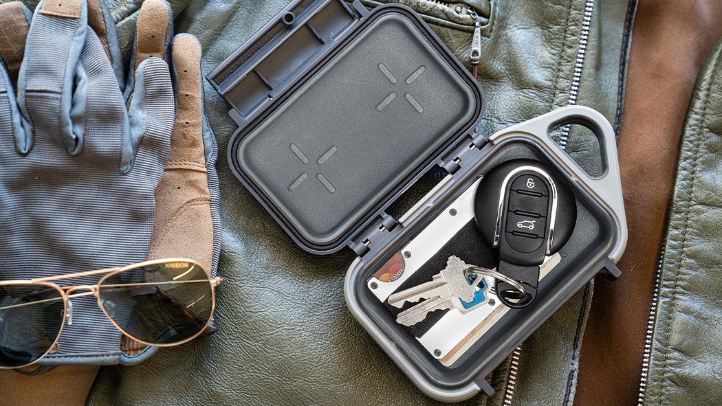 pelican g10 small go car key id case