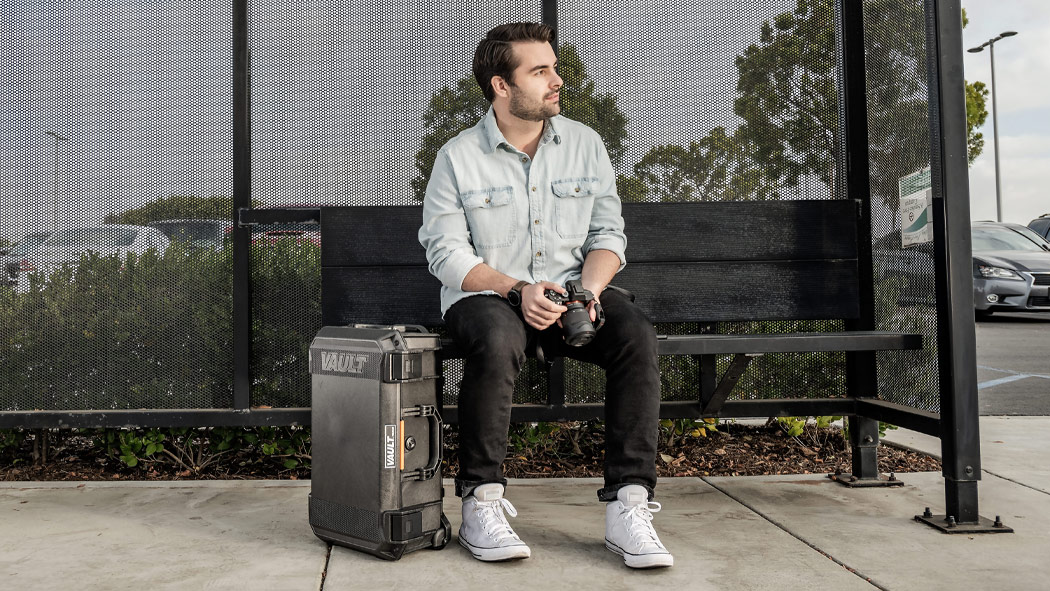 pelican v525 rolling vault case