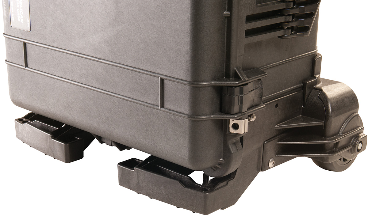 pelican 1610m wheeled rugged outdoor camera case